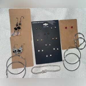 Lot of costume jewelry